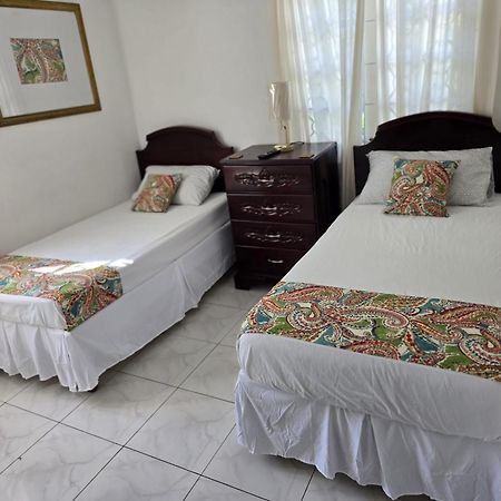 Paradise Palms Jamaica Vacation Rental Montego Bay Exterior photo