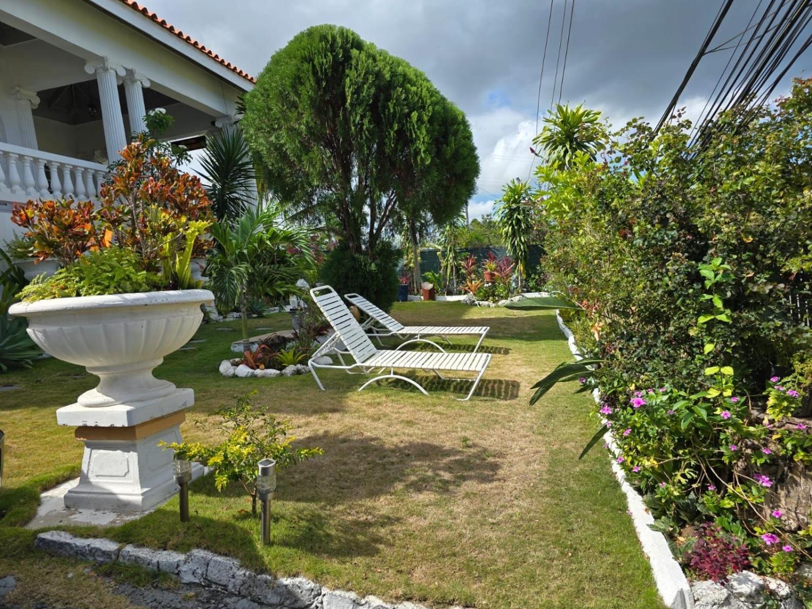 Paradise Palms Jamaica Vacation Rental Montego Bay Exterior photo