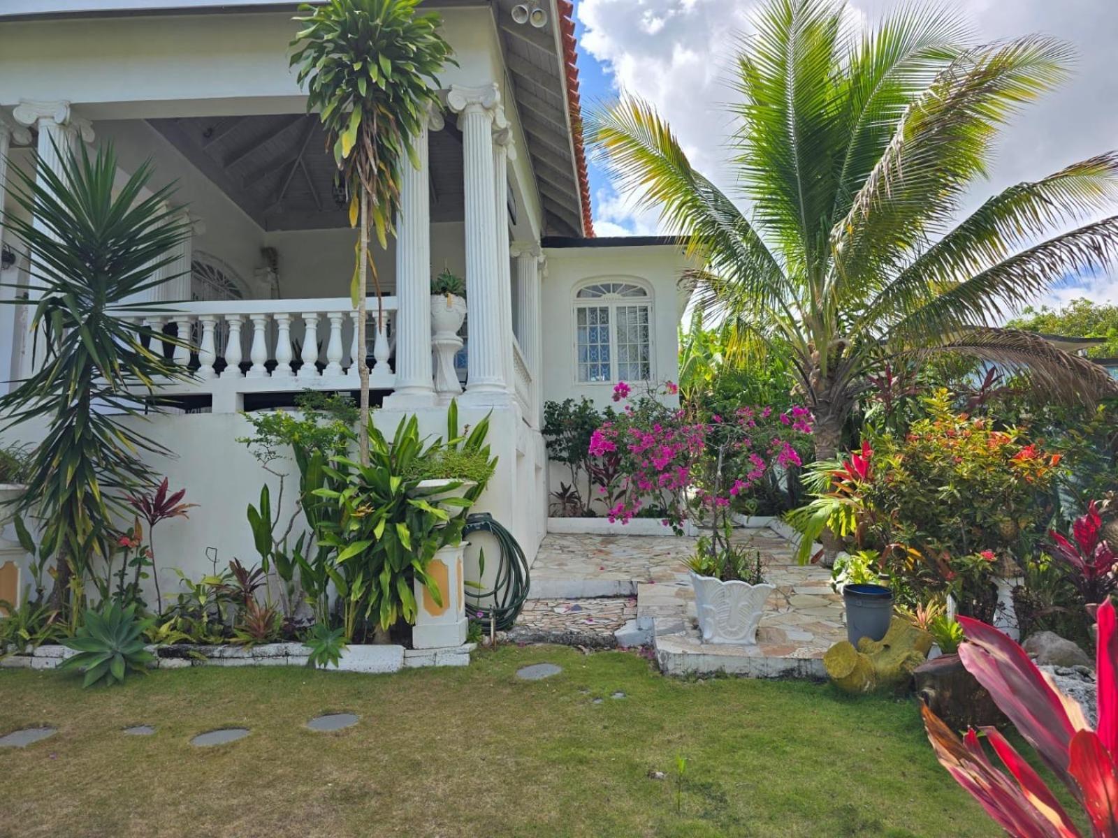 Paradise Palms Jamaica Vacation Rental Montego Bay Exterior photo