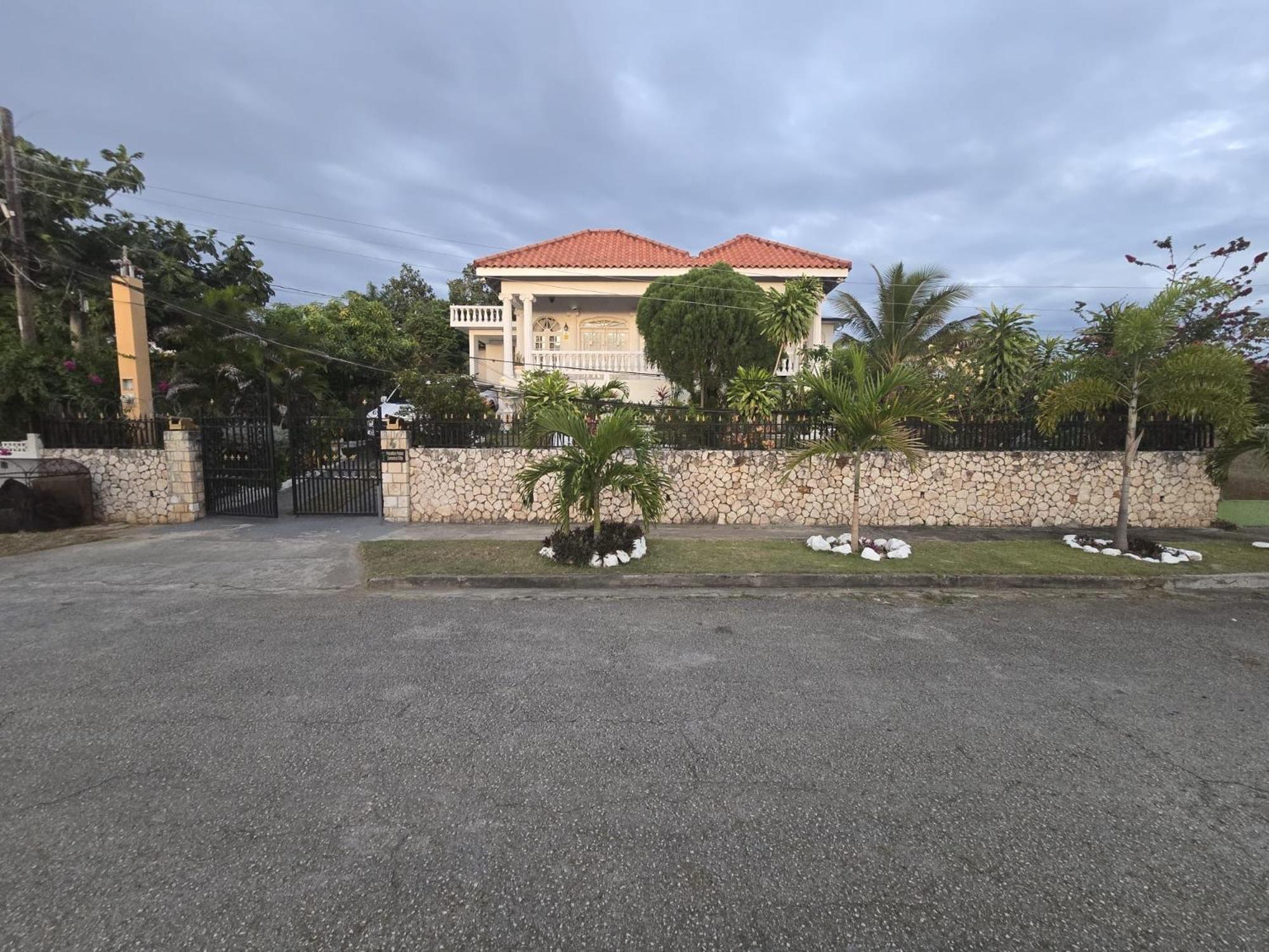 Paradise Palms Jamaica Vacation Rental Montego Bay Exterior photo
