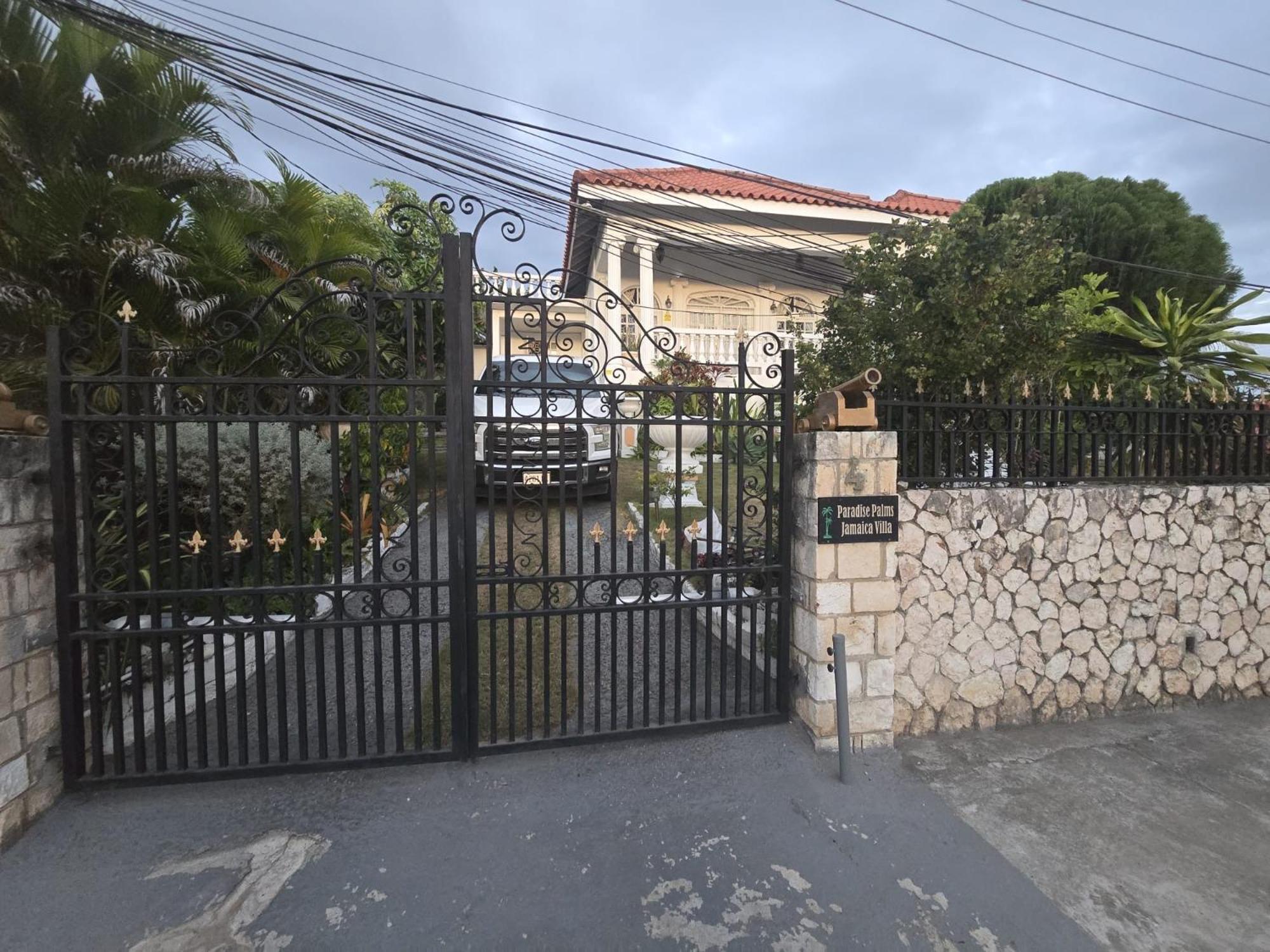 Paradise Palms Jamaica Vacation Rental Montego Bay Exterior photo