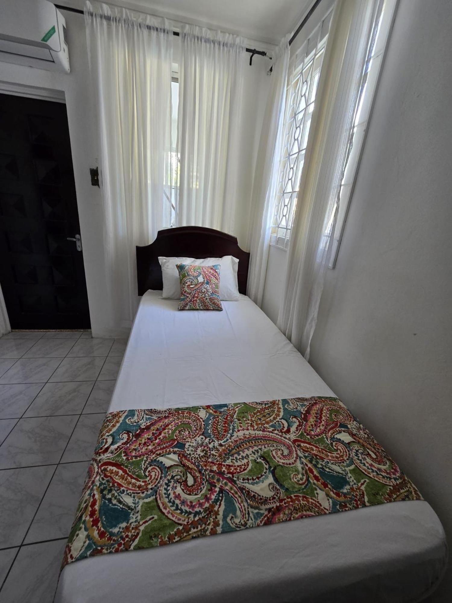 Paradise Palms Jamaica Vacation Rental Montego Bay Exterior photo