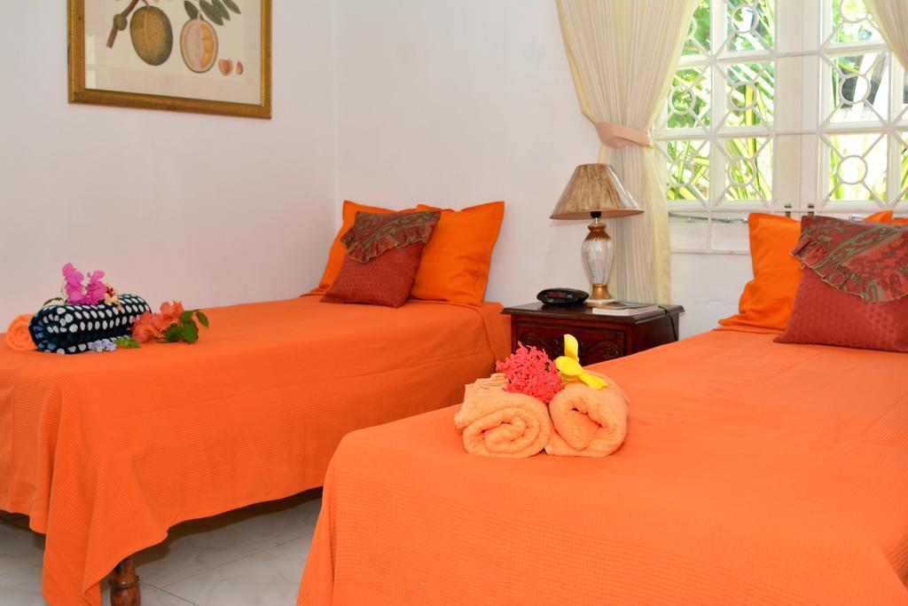 Paradise Palms Jamaica Vacation Rental Montego Bay Exterior photo